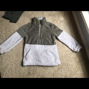 WOMENS SMALL FUZZY JACKET